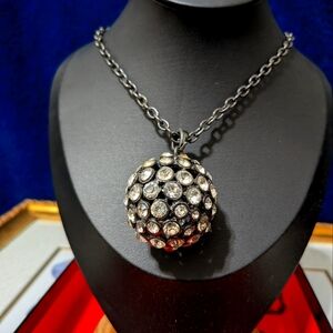 Silver Jewel Necklace With 1-in Ball